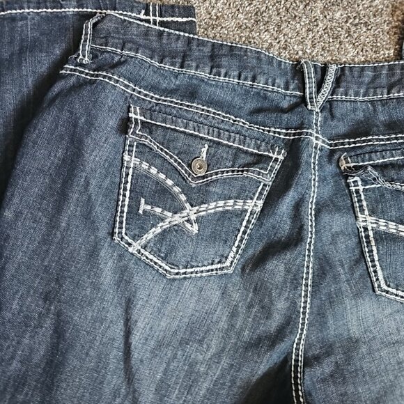 Amethyst Jeans Womens Size 20 Darkwash Flare Bottom Denim w. Buttons - Picture 3 of 8
